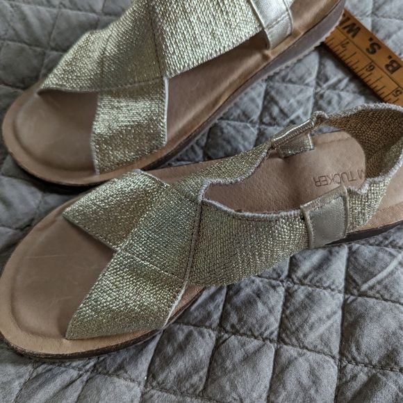 Adam tucker leather crossover strap sandals gold with back strap size 8 - Picture 4 of 5